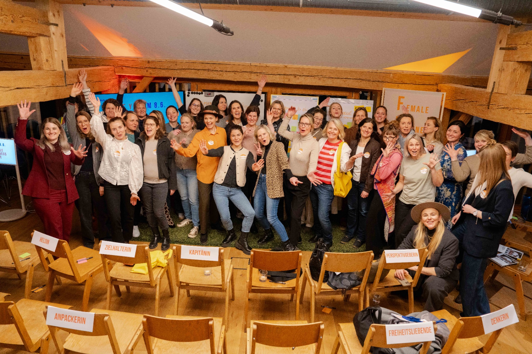 Die aktuelle Community der Female Business Force — Unternehmerinnen aus dem Chiemgau im WANDL Klausmeisterhof